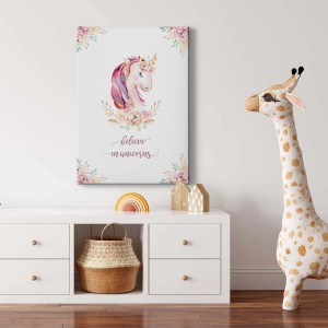 Rosa Leinwandbild mit Einhorn und Blumen für Mädchenzimmer. Wanddeko mit Aquarell-Optik.