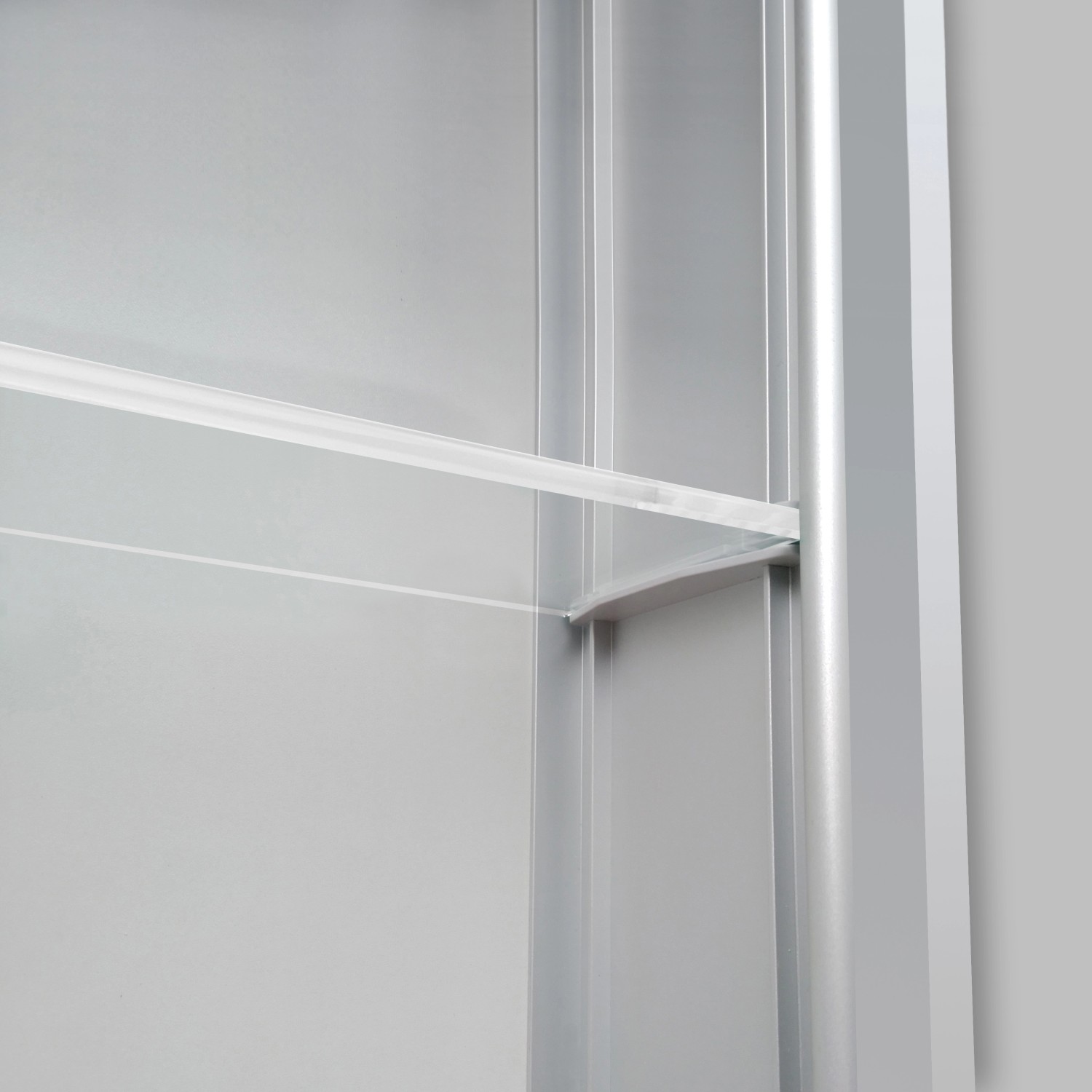 Innenansicht: DSK Spiegelschrank Aluminio Vegas, Alufarben, mit Einlegeboden.