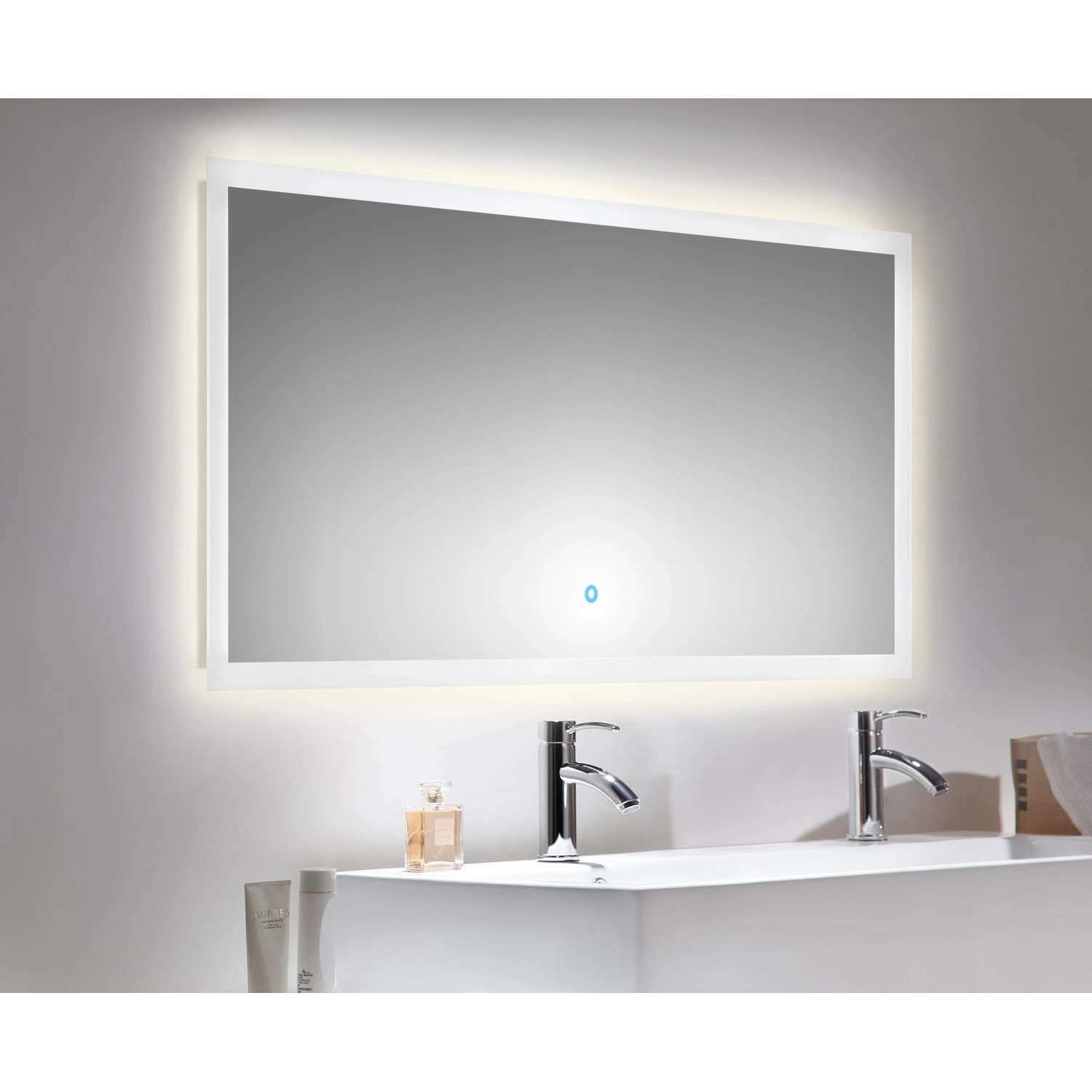 LED-Lichtspiegel, 140x60 cm, mit Touch-Bedienung und neutralweißem Licht im Badezimmer.