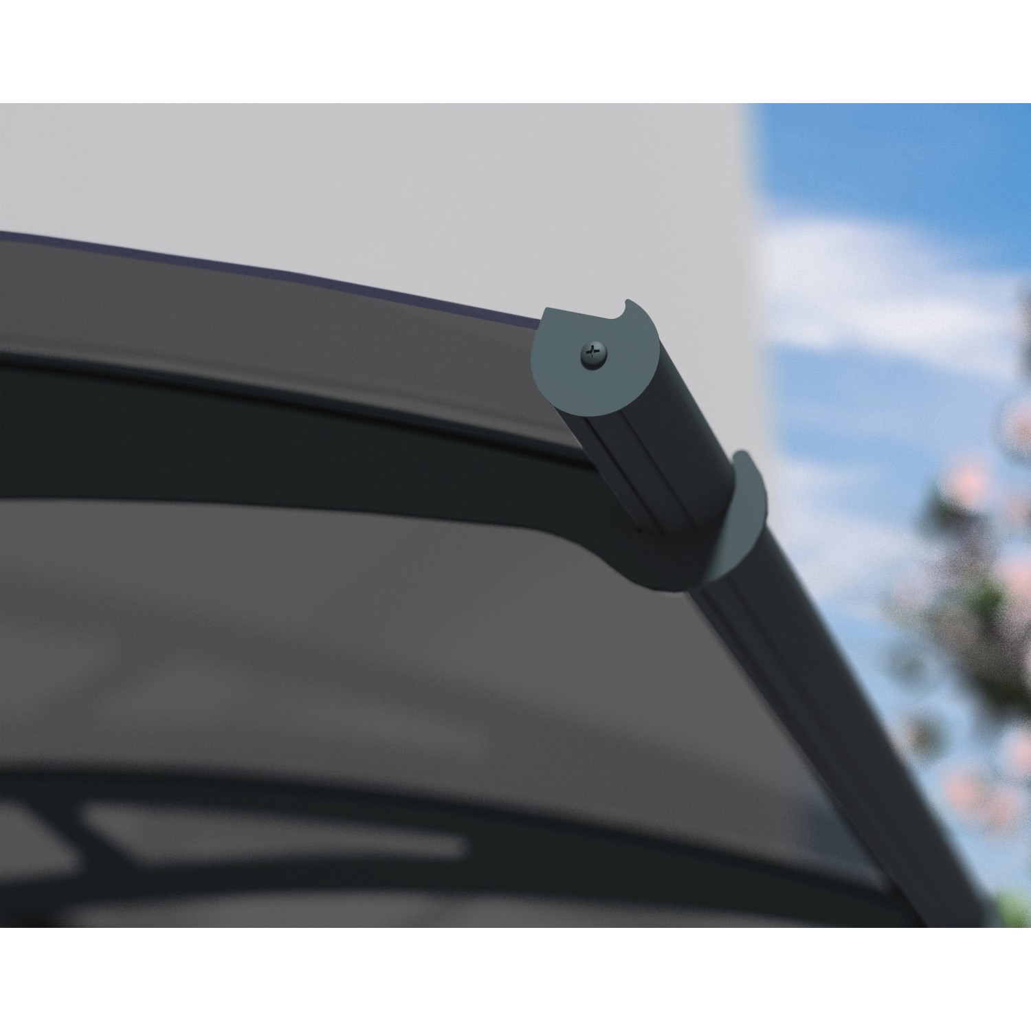 Detailaufnahme: Graues Palram Canopia Aquila Vordach, Befestigung und getönte Platte.