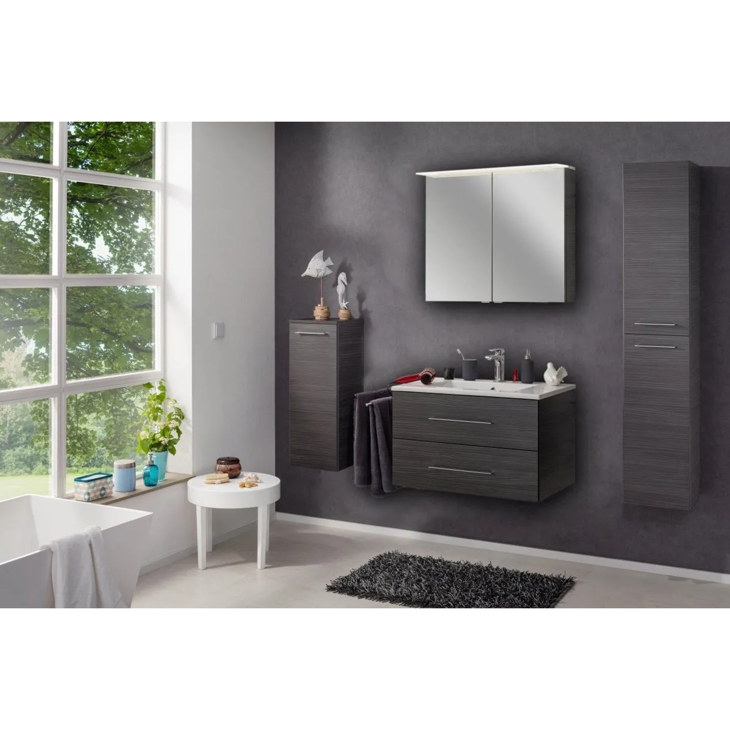Fackelmann Bad-Hängeschrank B.Perfekt Dark Oak, 30,5 cm, im Badezimmer Ambiente.