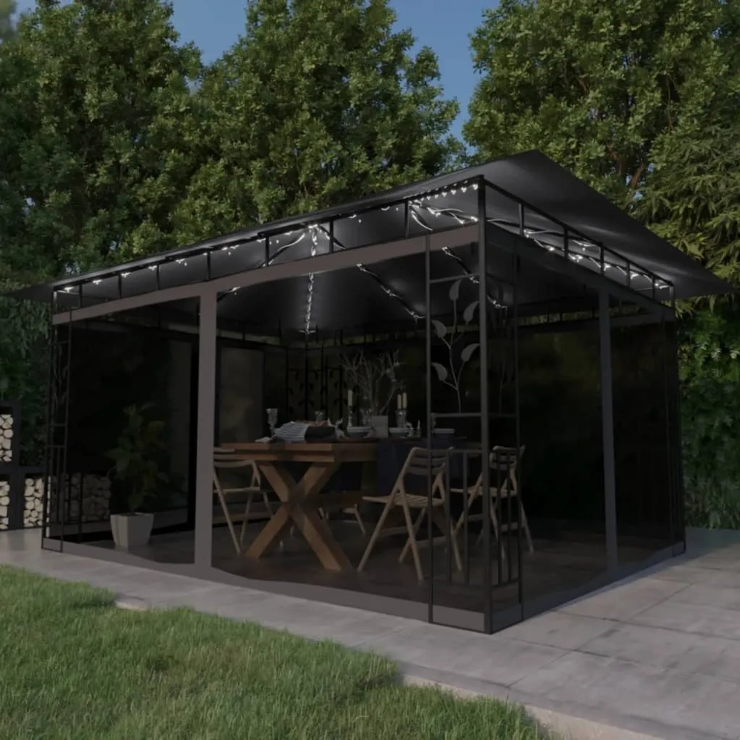 Anthrazit Pavillon mit Moskitonetz und LED-Lichterkette im Garten.