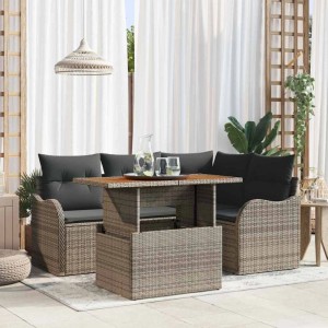 5-teilige graue Garten-Sofagarnitur aus Poly Rattan mit Tisch und grauen Kissen.