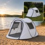 Hellgraues Pop-up Tunnelzelt am Strand, mit geöffnetem Eingang und Moskitonetz-Fenstern. Inset zeigt Zelt auf Wiese. Camping.