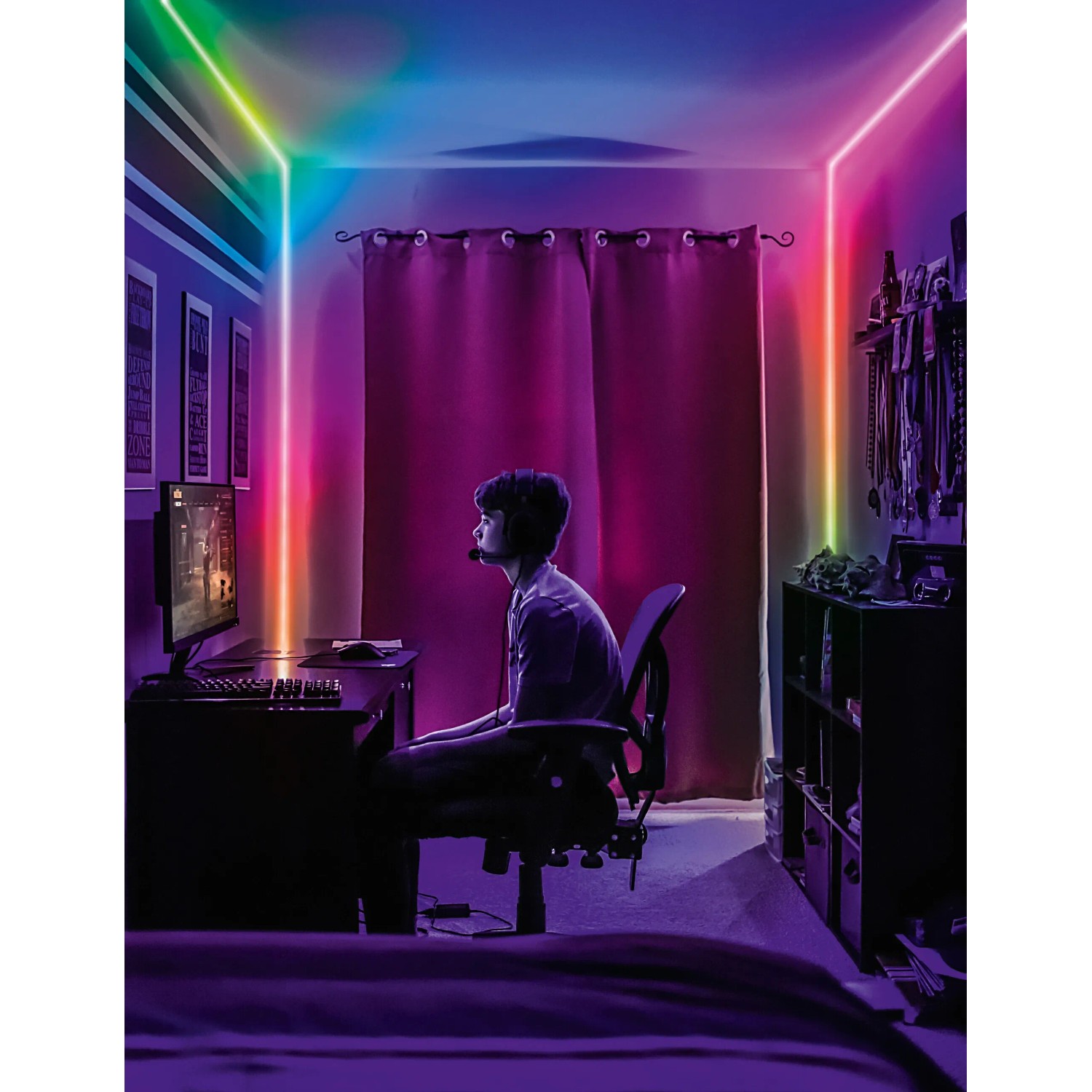 LEDVANCE Neon Flex USB LED-Streifen im Gaming-Zimmer mit RGB-Beleuchtung.