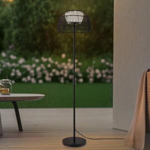 Schwarze Lucande LED Außenleuchte Heribio aus Metall, 153cm hoch, für Garten und Terrasse.