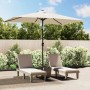 Sandweißer vidaXL Rechteck-Sonnenschirm (200x300 cm) auf Terrasse, spendet Schatten über Liegen.