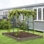 Schwarzes Costway Rankgitter (200x150x197 cm) für Kletterpflanzen im Garten.