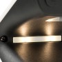 Detailaufnahme: Weiße LED Solar-Wandleuchte Butterfly mit Sensor im Betrieb.