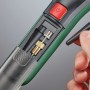 Bosch Easy Pump Akku-Druckluftpumpe mit Adapter im Aufbewahrungsfach.