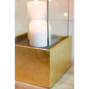 Goldenes Vivanno Tischwindlicht Candelita mit Glasaufsatz und Kerzen.