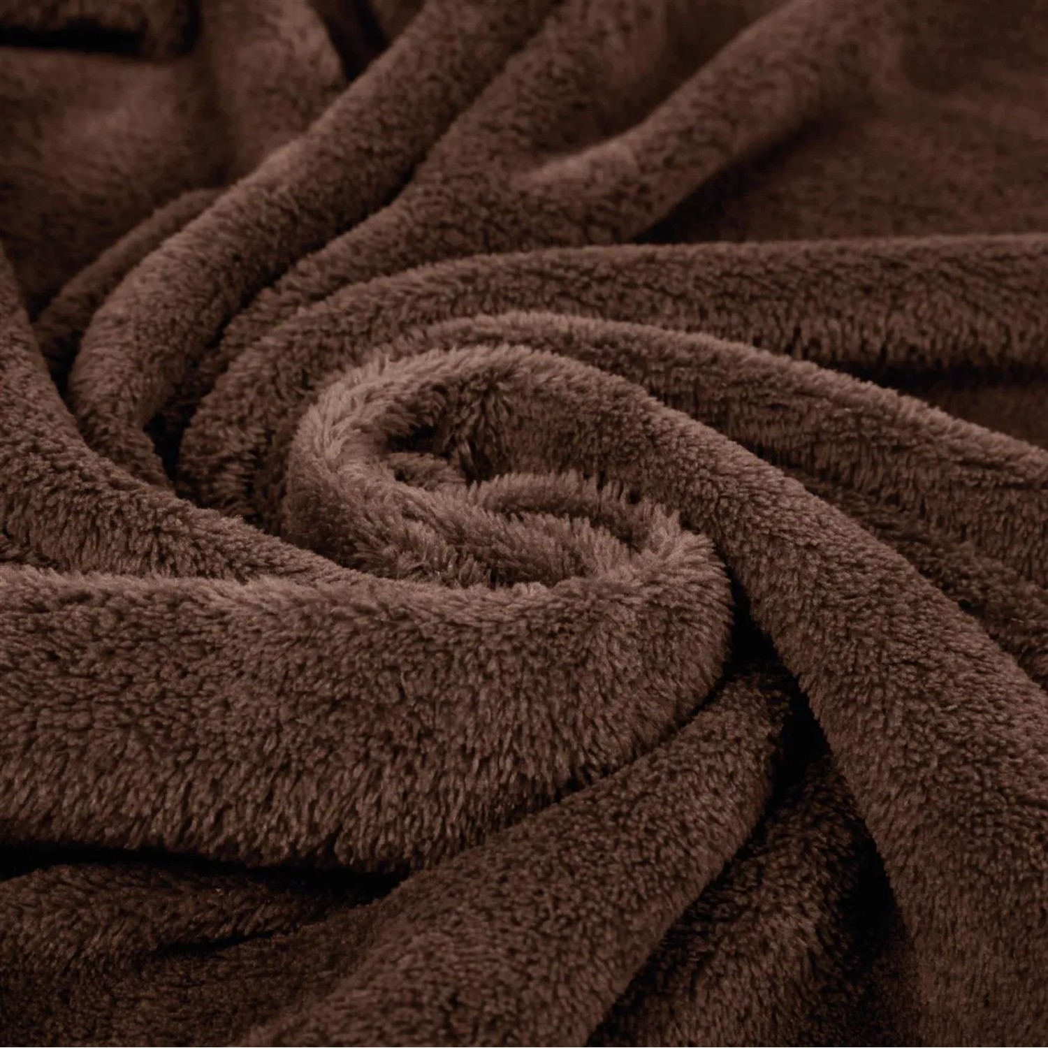 Nahaufnahme: Bestlivings Kuscheldecke mit Ärmeln, braun, weiches Polyester-Material.