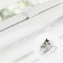 Weißes SALCAR Doppelrollo mit Klemmfix-Halterung am Fenster. Transparenter Klemmträger für bohrfreie Montage des Sichtschutzes.