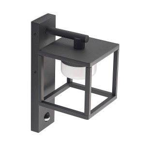 Moderne Lucande Timio Außenwandleuchte aus Aluminium mit Bewegungsmelder.