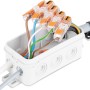 Wago Durchgangsverbinder, transparent, für 0,2-4 mm² Kabel, 10 Stück, in einer Verteilerdose mit Kabeln.