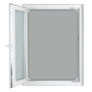 Easymaxx Moskitonetz Magic Fit, weiß, im Fensterrahmen mit geöffnetem Fensterflügel.