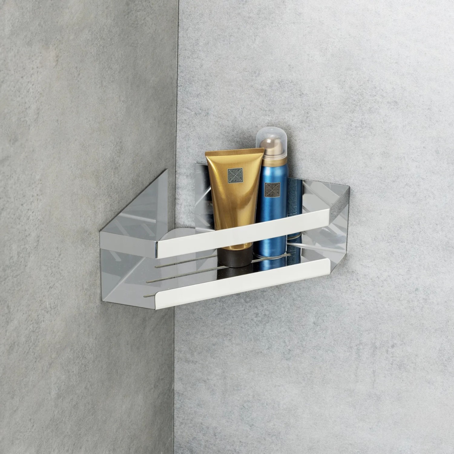 Schöner Wohnen Eckablage Meleto, Edelstahl glänzend, mit Duschgel und Spray in der Dusche.
