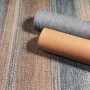 Marburg Vliestapete Vintage Deluxe: Kupferfarbene Streifenstruktur auf Rolle.