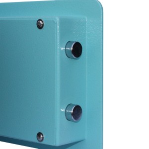 Detailaufnahme: Blauer mySafe Möbel-Tresor mit Bolzenverriegelung.