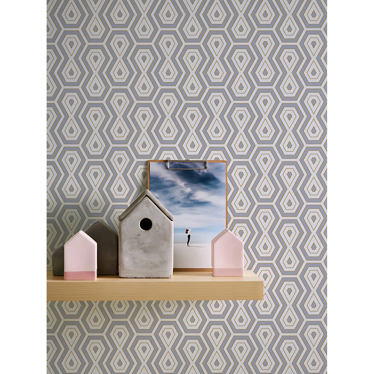 PROFHOME Retro Tapete in Grau, Gold und Weiß mit grafischem Muster.