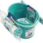 Leifheit Wischmop-Set Classic mit Eimer, Stiel und Auspress-Aufsatz in Türkis.