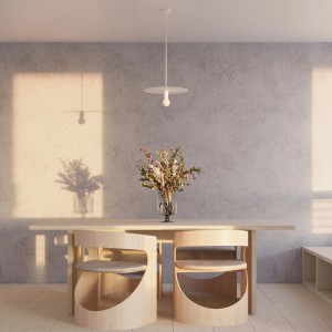 Weiße Sollux Lighting Hängeleuchte Flavio über Esstisch mit Blumenstrauß. Moderne Lampe für Wohnzimmer & Esszimmer.