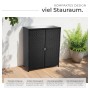Schwarzer Tectake Gartenschrank Monza aus Polyrattan mit Glastischplatte und zwei Türen.