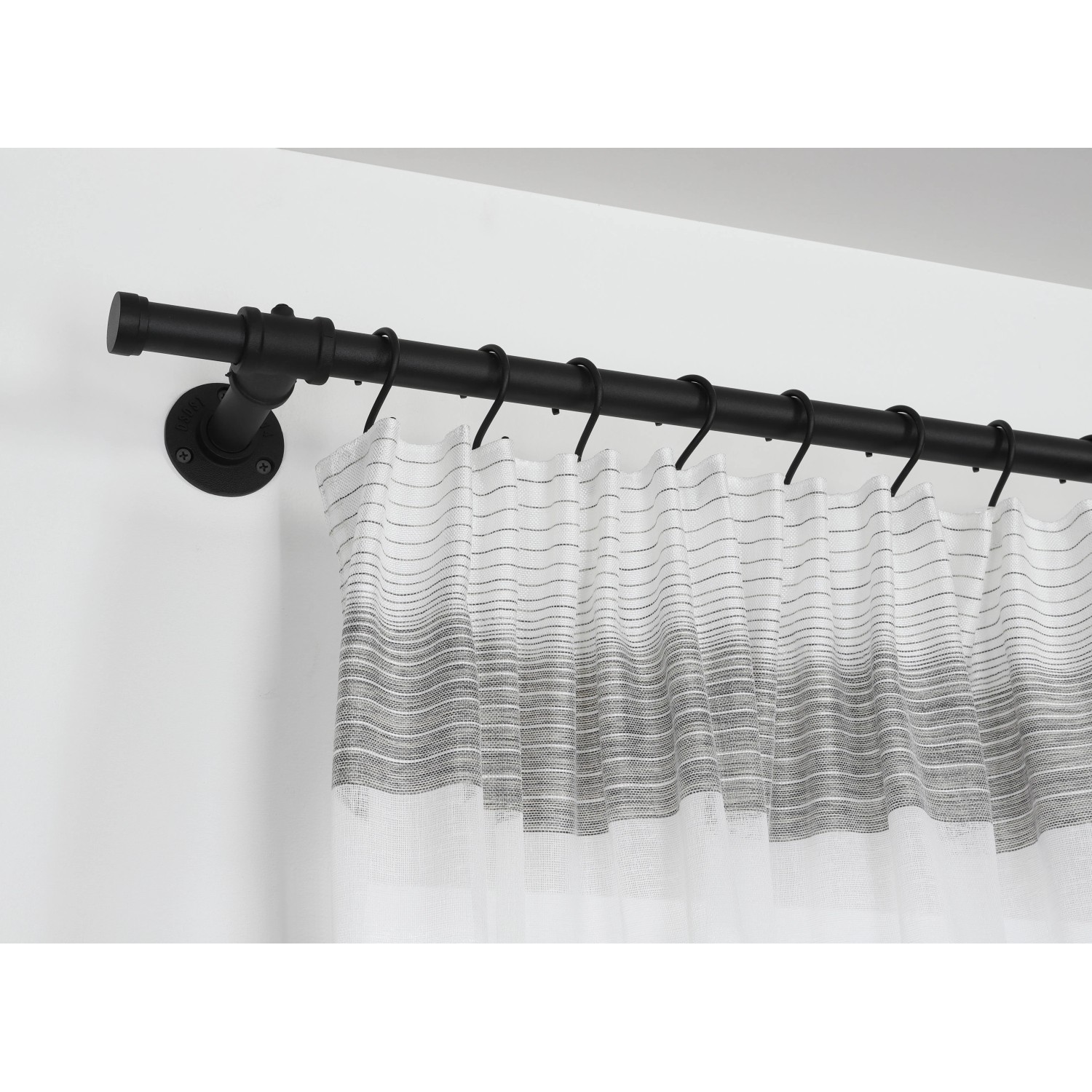 Gardinia Gardinenstange Industrial Home, Ø 25 mm, schwarz, 160 cm mit Vorhang.