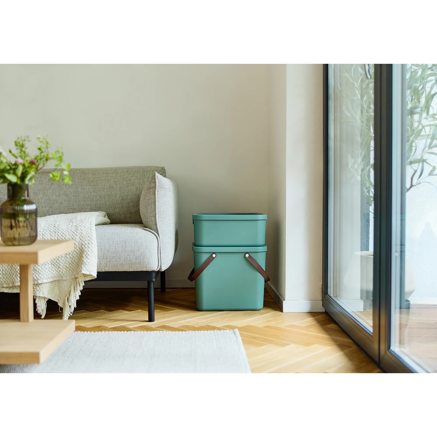 Stapelbare Rotho Multibox Albula 40 l in Mistletoe Green, eine praktische Aufbewahrungsbox.