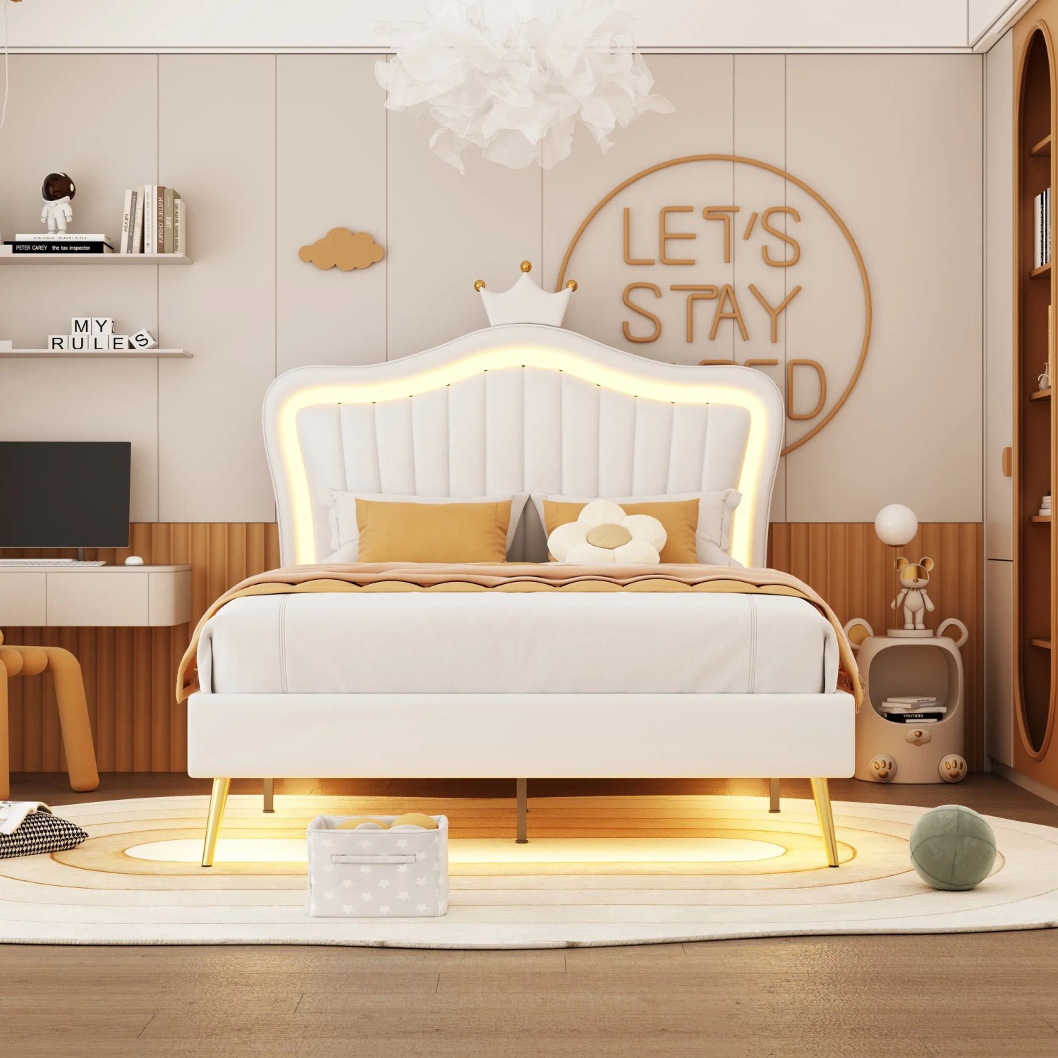 Weißes okwish Polsterbett 90x200 mit LED-Leuchten im Kinderzimmer.