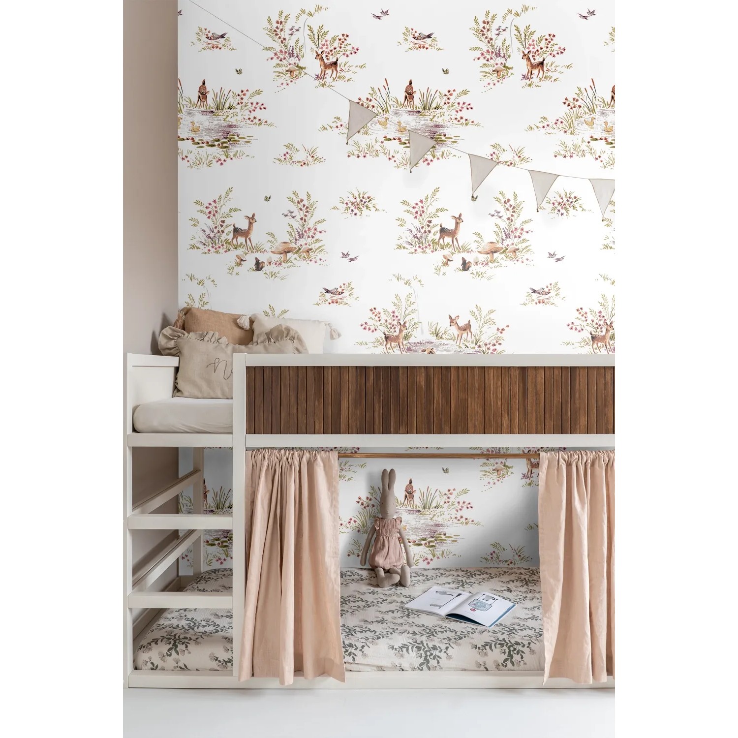 ESTAhome Fototapete Hirsche (Grün/Braun, 200x279 cm) im Kinderzimmer.