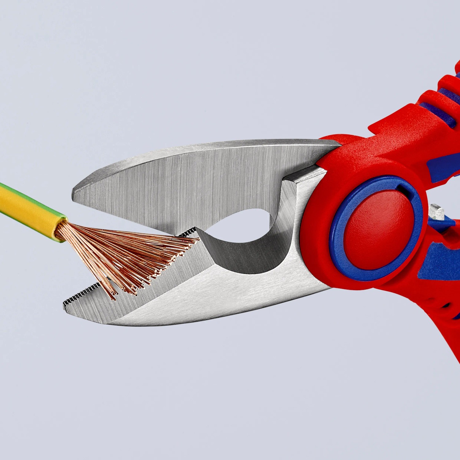 Knipex Elektrikerschere 160mm schneidet Kabel. Rot-blaue Griffe, silberne Klingen. Zange für Elektriker.