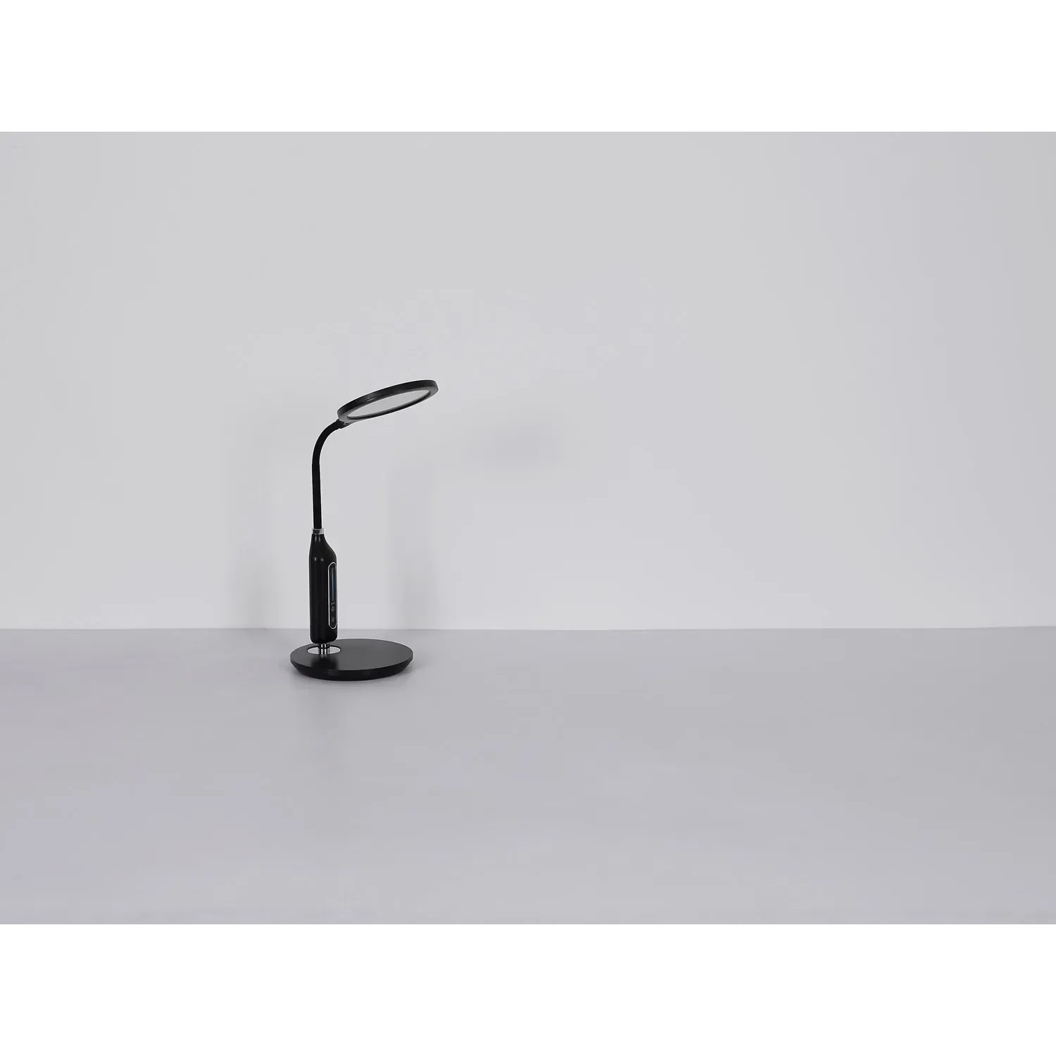 Schwarze LED-Tischleuchte Fruggy von Globo mit Touchdimmer und Flexarm.