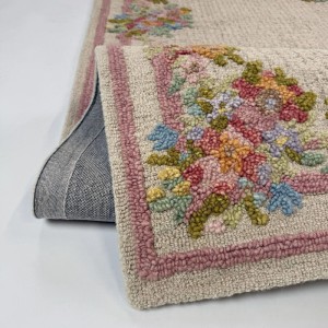 Handgefertigter Flair Rugs Wollteppich Elise Floral Wool, mehrfarbiges Blumendesign, Hoch-Tief-Flor, beige Grundfarbe.