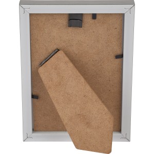 Rückansicht: Silberner Kunststoff Bilderrahmen 10x15 cm mit Aufsteller.
