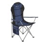 Dunkelblauer Juskys Campingstuhl Lido mit Getränkehalter und Tragetasche.