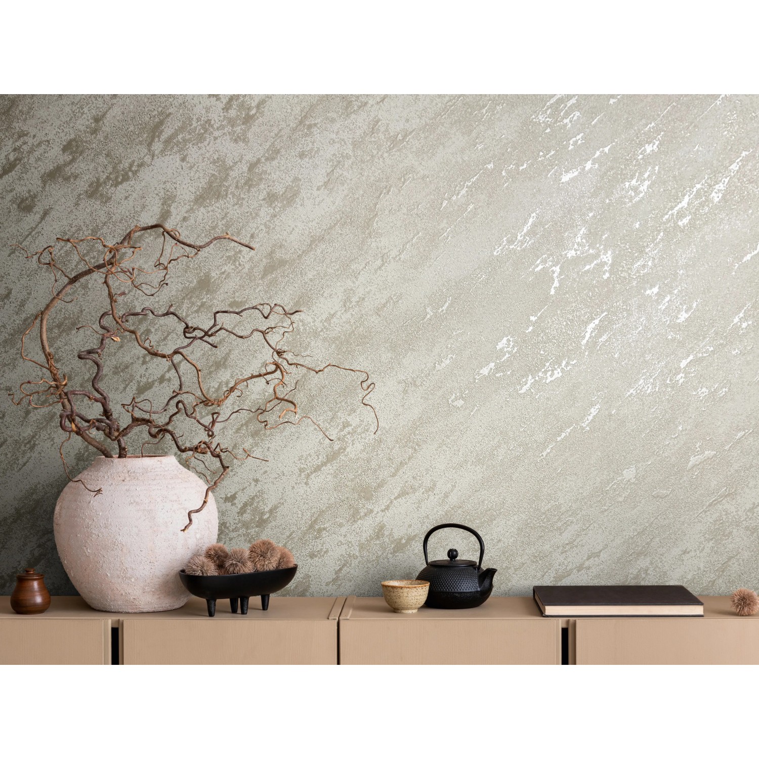 Beige Marburg Vliestapete in Stein- und Putzoptik mit modernem Design.