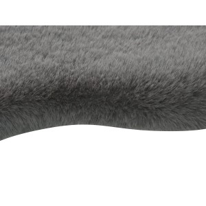 Detailaufnahme: Anthrazitfarbener Kunstfell-Teppich (60x90 cm), weich und dicht.