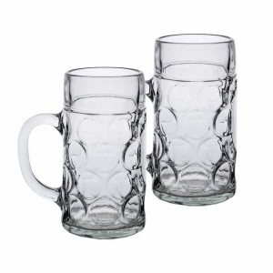 Zwei klare Van Well Maßkrüge aus Glas, 1 Liter geeicht, mit Noppenstruktur und Henkeln. Spülmaschinengeeignet.