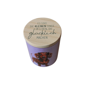 Lila Duftkerze im Glas mit Dackel-Motiv und Holzdeckel, 30h Brenndauer.