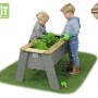 EXIT Aksent Hochbeet L aus Holz mit zwei Kindern beim Gärtnern.