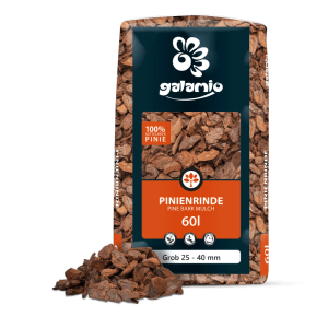 Galamio Rindenmulch Pinie Grob 60l in Verpackung und als Haufen. Rotbrauner Mulch mit 25-40 mm Körnung.