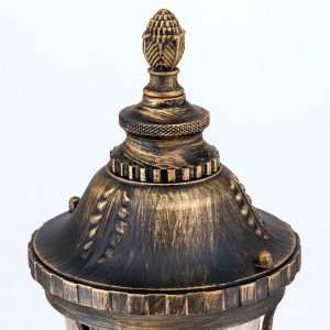 Detailaufnahme: Antike Orion Sockelleuchte August, 112cm, für Außen, mit Zierelementen.