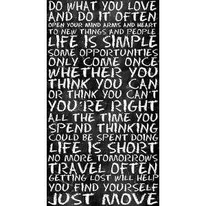 Selbstklebende Vinyltapete in Tafeloptik mit weißen Sprüchen für Küche.