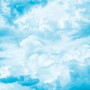 Komar Vliesfototapete Himmelszelt, 200x250 cm, mit blauem Himmel und weißen Wolken.