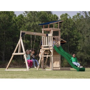 Axi Spielturm Malik mit Doppelschaukel, Rutsche und Sandkasten aus Holz im Garten.