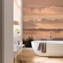 Komar Vlies Fototapete Chiemsee (300x250 cm) im Badezimmer mit See-Motiv.