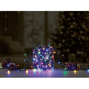 Mehrfarbige Außen-Lichterkette mit 400 LEDs in Glasvase, dekoriert mit Tannenzapfen. Ideal für Garten, Terrasse & Balkon.