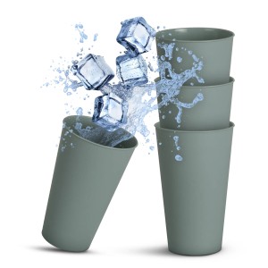 ProHome Geschirr Set, 36-teilig, grün: Kunststoffbecher mit Eiswürfeln und Wasserspritzer.