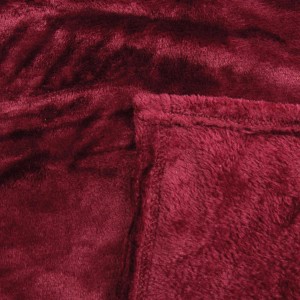 Bestlivings Kuscheldecke Celina in Aubergine, 180x220 cm. Weiche Wohndecke/Sofaüberwurf.